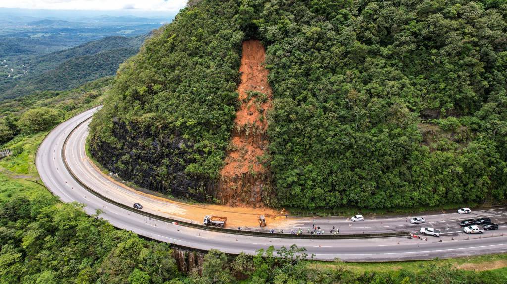 Obras de contenção no Km 42 da BR-277 começam nesta terça-feira