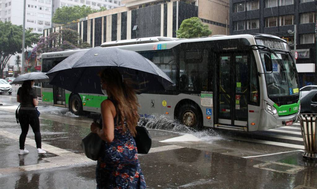 Região Norte fica embaixo de chuva volumosa nesta quinta-feira