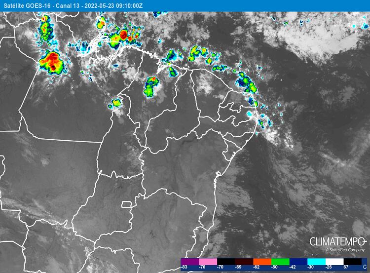 Chuva provoca alagamentos e deixa capital da Paraíba em alerta