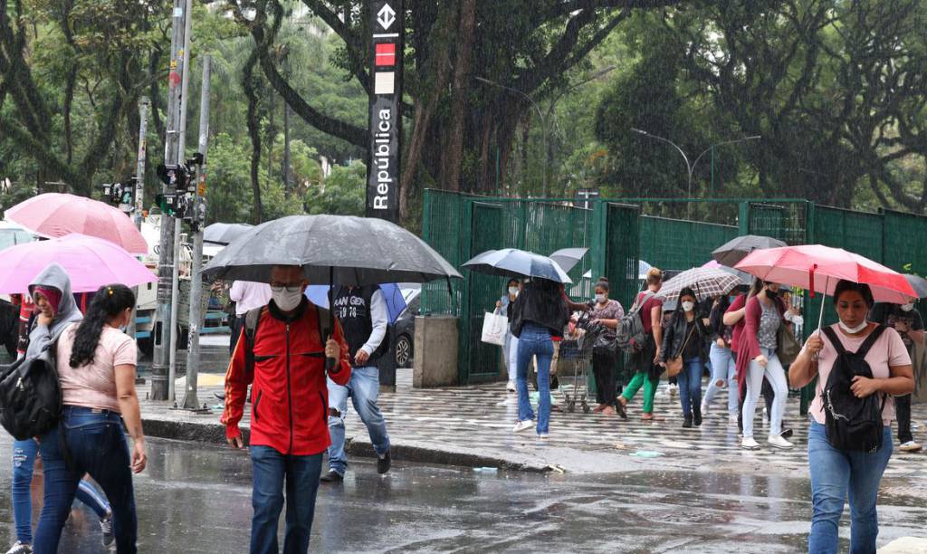 Defesa Civil alerta para chuvas intensas em São Paulo