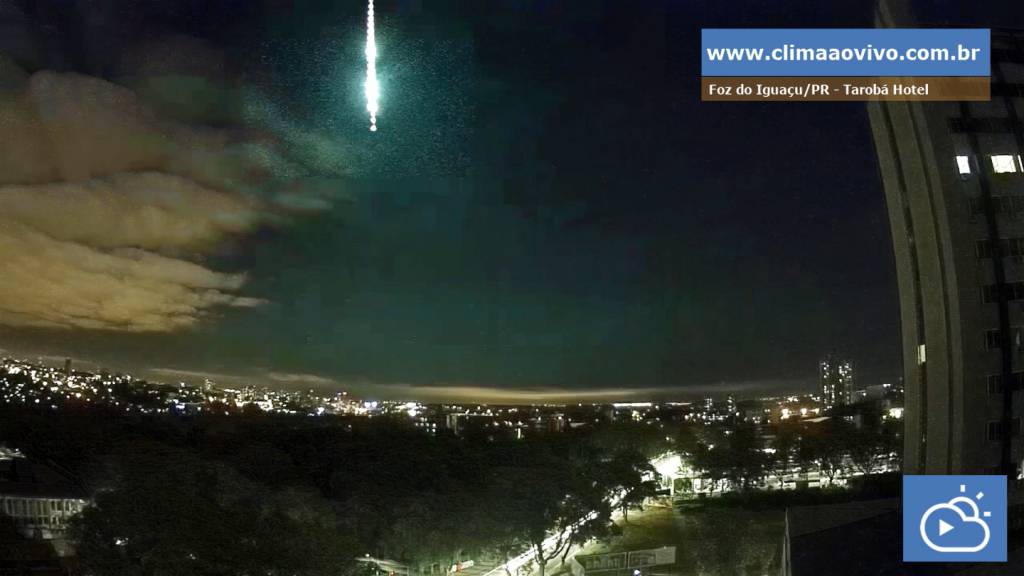 Meteoro que cruzou céu do Paraguai foi visto no Sul do país. Vídeo