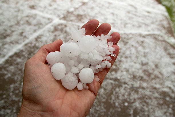 Temporais com ventos, raios e queda de granizo no Sul do país 