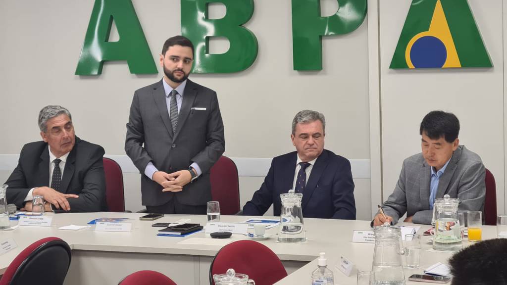 Brasil segue livre de casos gripe aviária em planteis comerciais 