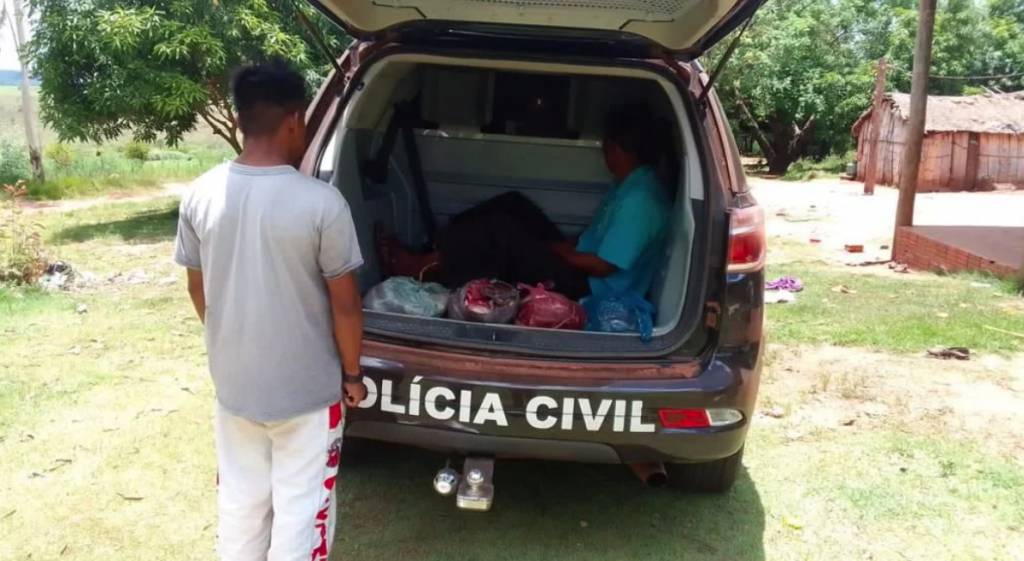 Suspeitos de furto de gado enterram carne, mas são localizados