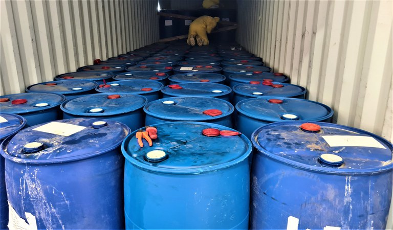 Operação apreende 39 mil litros de agrotóxicos ilegais em SC