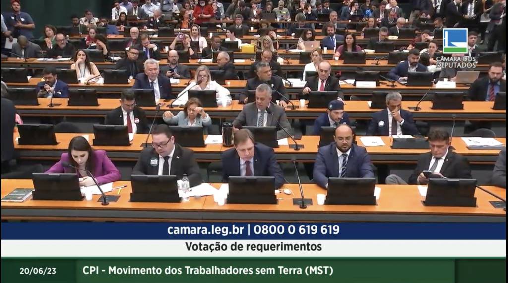 Antes do recesso, CPI do MST aprova em bloco  21 requerimentos
