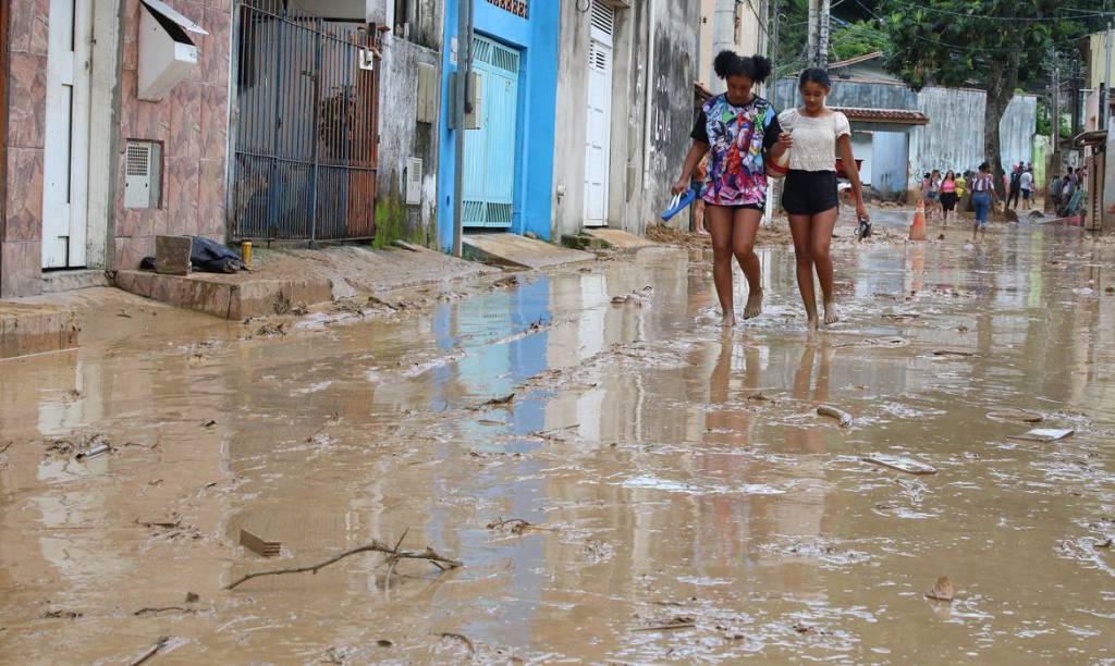 Volume de chuva no litoral de SP foi o maior registrado no Brasil 