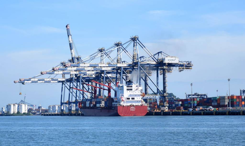 Navios russos trazem 600t de fertilizantes para o Brasil