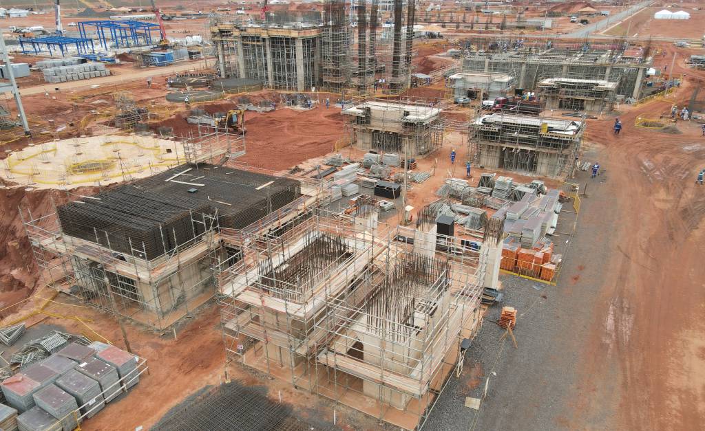 Construção de fábrica de celulose em Ribas segue a todo vapor