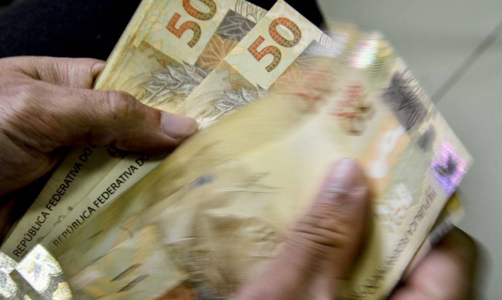 Proposta de taxação para super-ricos deve ser votada amanhã