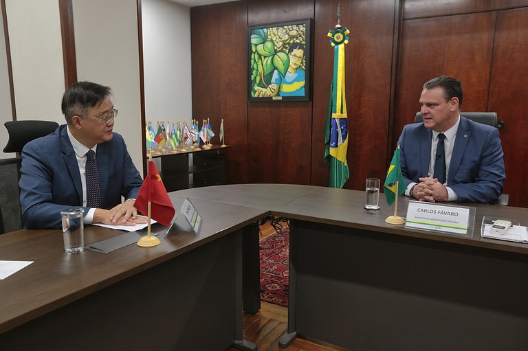 Vaca Louca: ministro dá explicações a embaixador da China