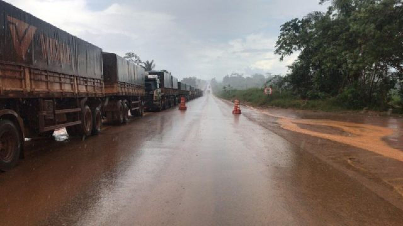 Fluxo de veículos é restabelecido na BR 163