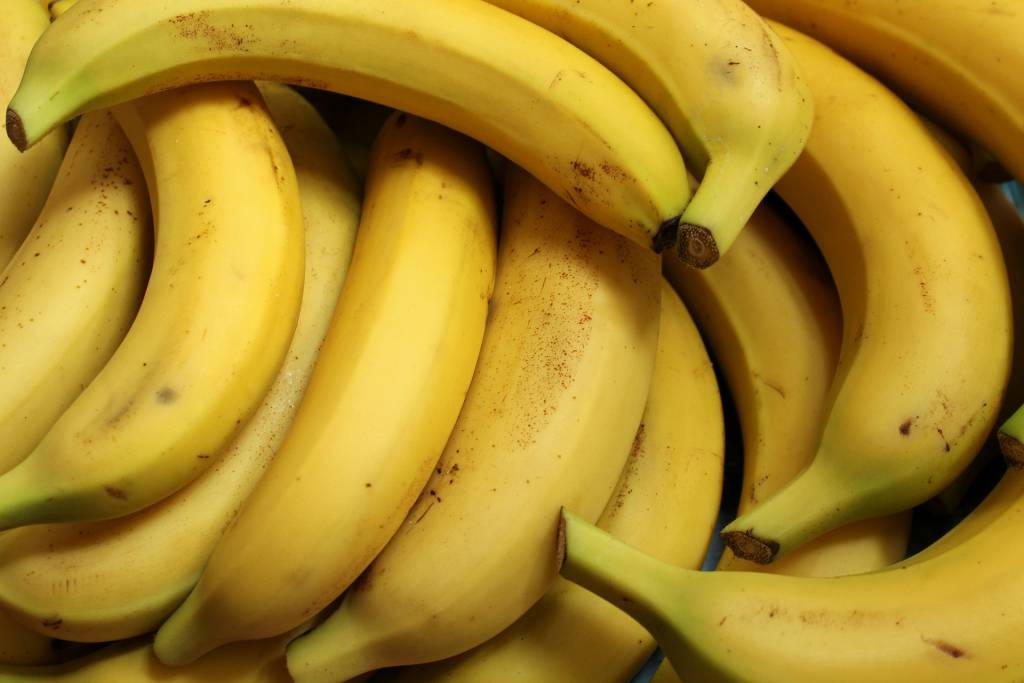 Valores das bananas nanica e prata registram alta no atacado paulistano