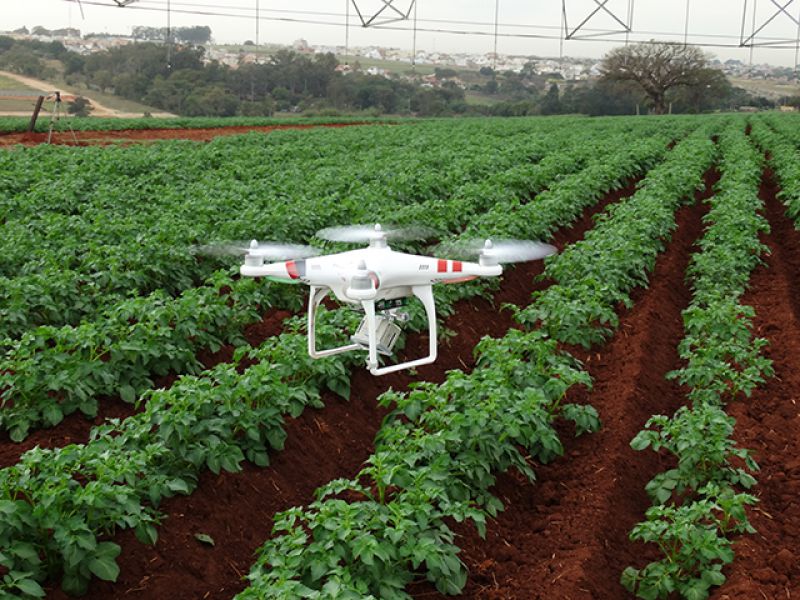 Vantagens e desvantagens do drone na agricultura