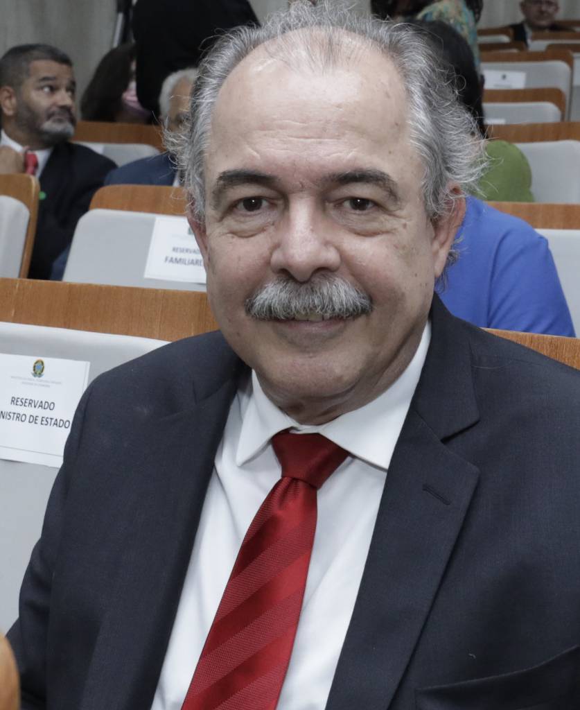 Nenhuma empresa afetada pelas tarifas dos EUA ficará para trás, diz presidente do BNDES