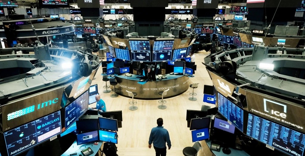 Bolsas de Nova York fecham em alta após dados econômicos e alívio nas tensões comerciais