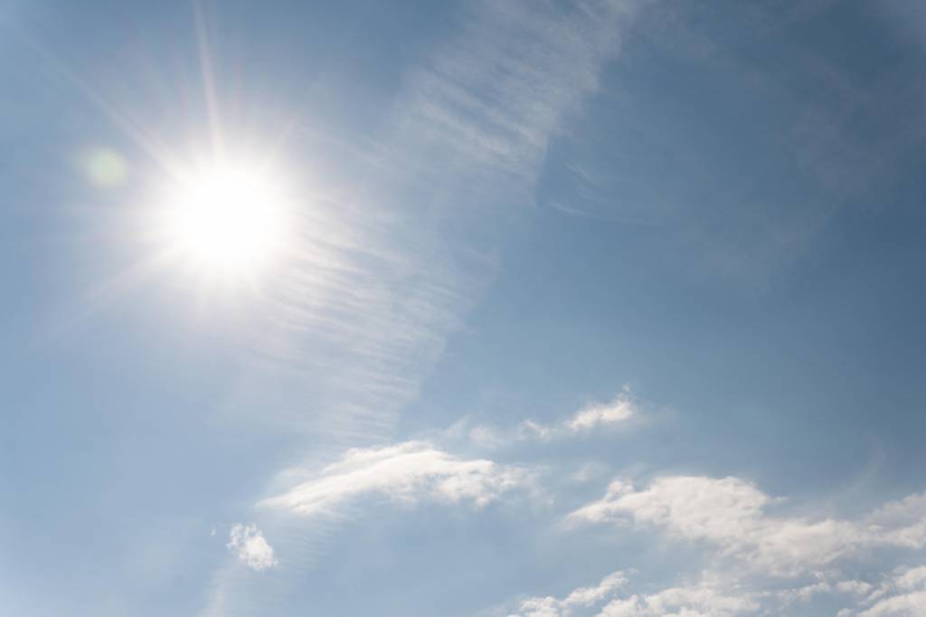 Frente fria avança pelo Sul e calor segue intenso no interior do país neste fim de semana