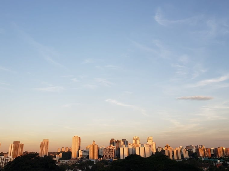 Terça-feira começa com tempo aberto no Sul e chuvas em outras regiões do Brasil