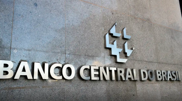 Mercado financeiro reduz previsão da inflação para 5,2%