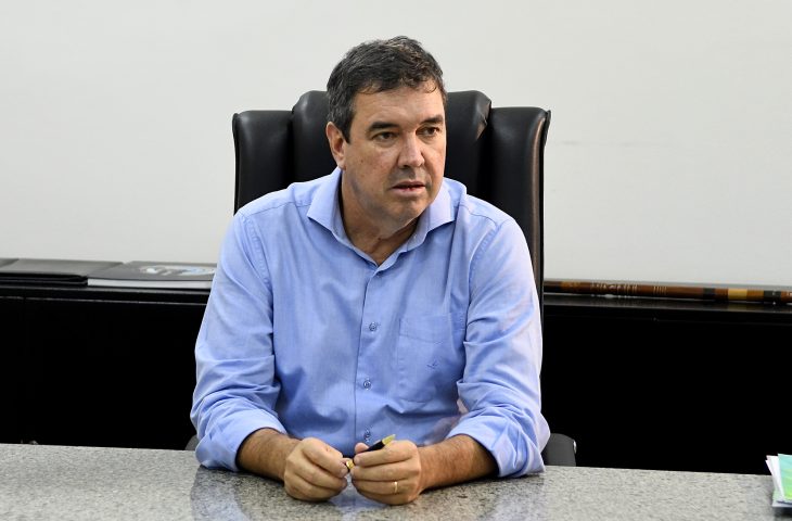 'Lula tem que ligar para Trump', diz governador do MS sobre tarifas