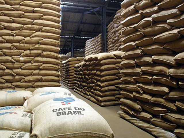 Apesar de menor volume de café embarcado, exportadores têm ganho em receita