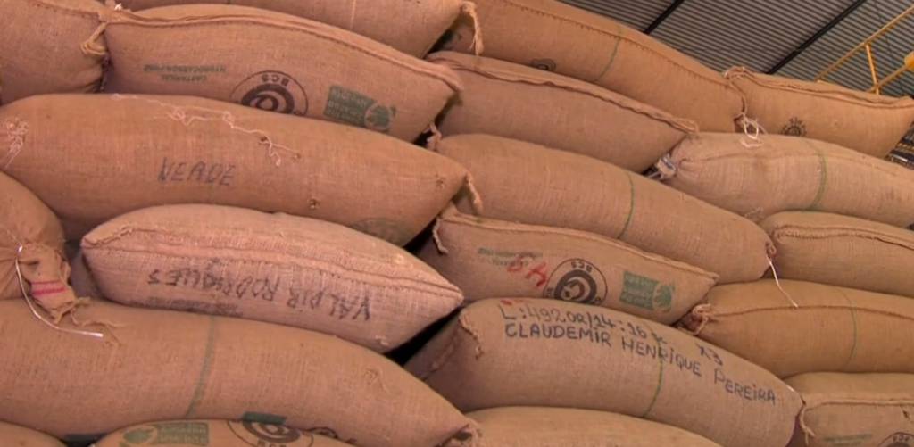 Cecafé defende diálogo com EUA para redução de tarifas sobre café brasileiro