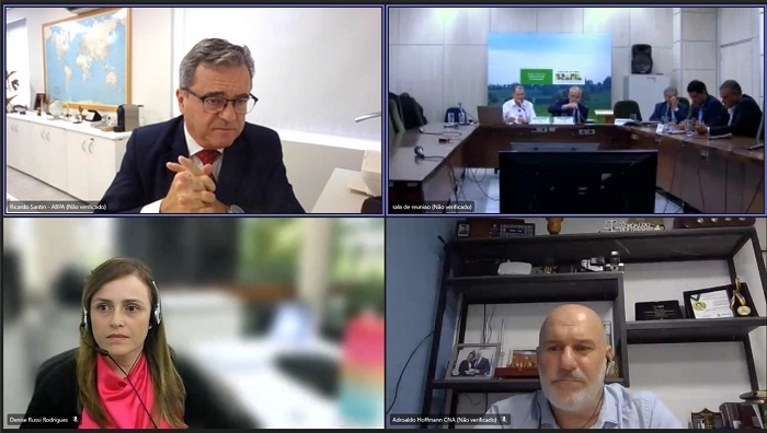 CNA debate ações para evitar influenza aviária e peste suína clássica