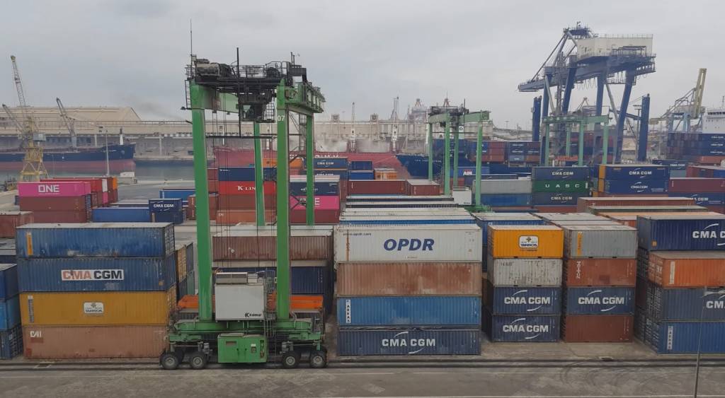 Brasil deixa de exportar 2,155 mi de sacas de café até setembro devido atraso nos portos