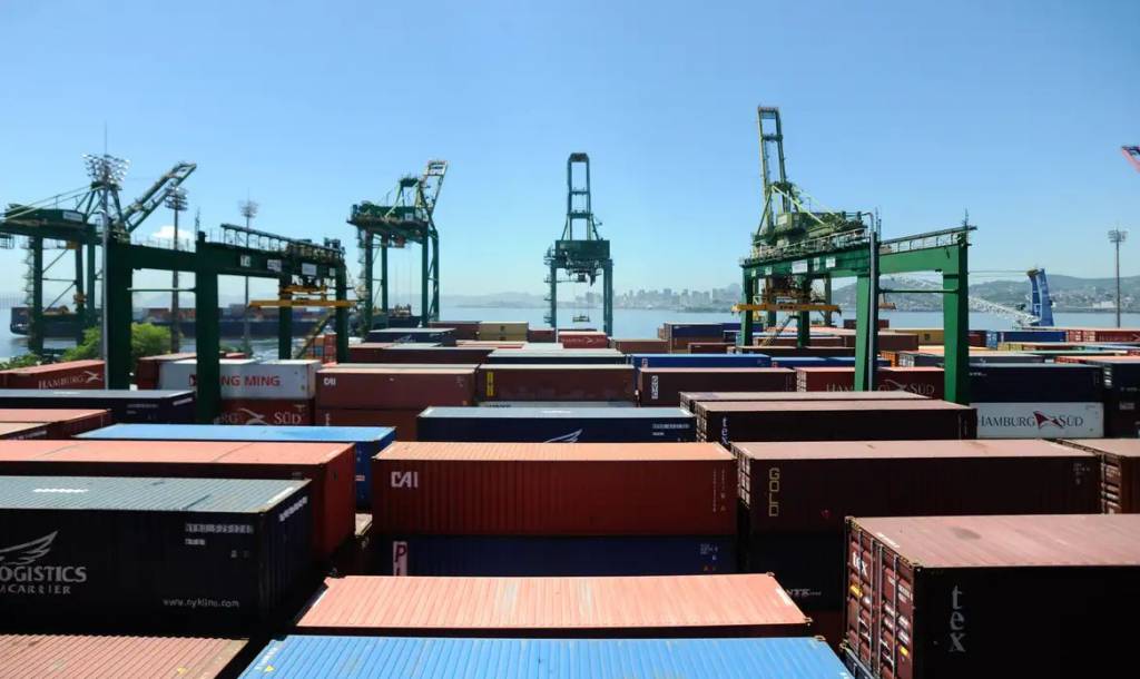 China pretende reduzir tarifas de importação sobre centenas de produtos a partir de 2026