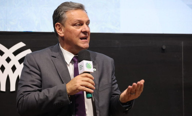 Fávaro: governo negocia com a China redução de restrições ao frango