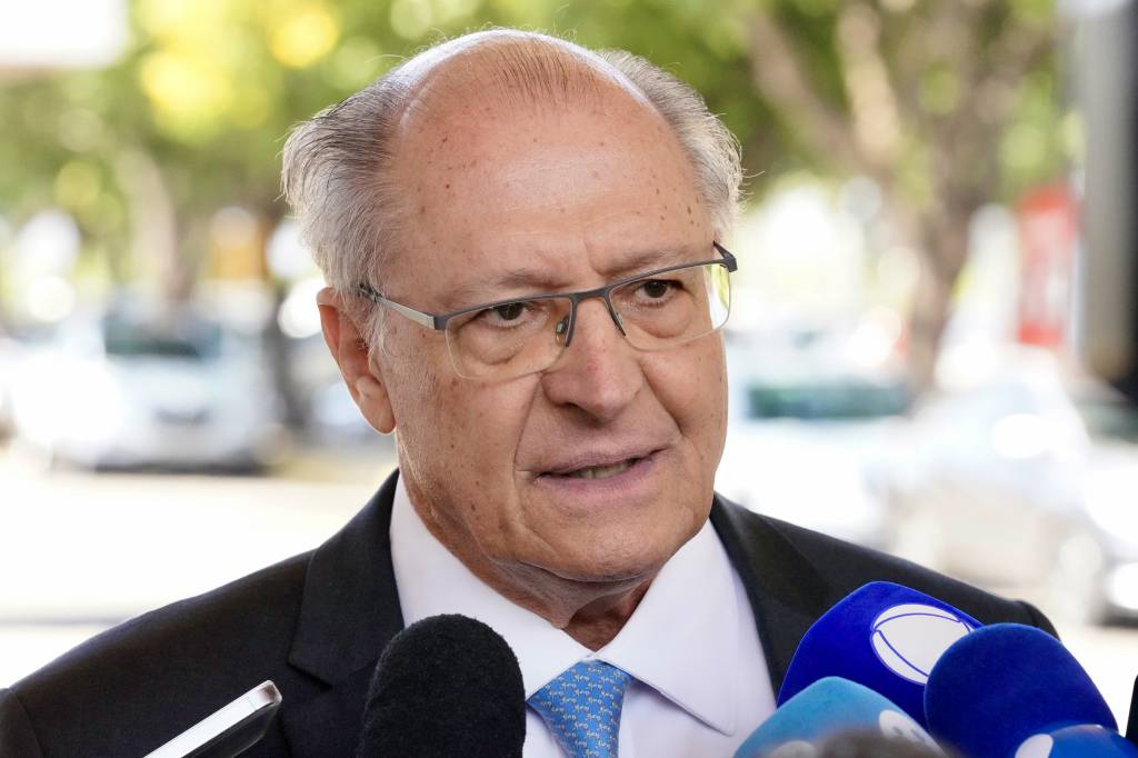Alckmin: Próximo passo é excluir mais produtos do tarifaço; trabalho é continuar avanço