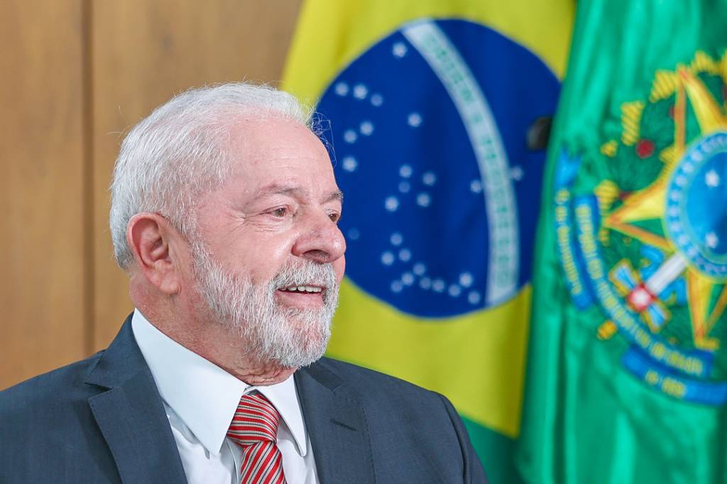 Qualquer elevação de tarifas pelos EUA será respondida pela Lei de Reciprocidade, diz Lula