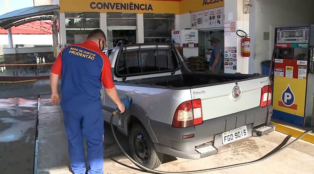Gasolina fica mais barata no início de novembro, diz Edenred Ticket Log