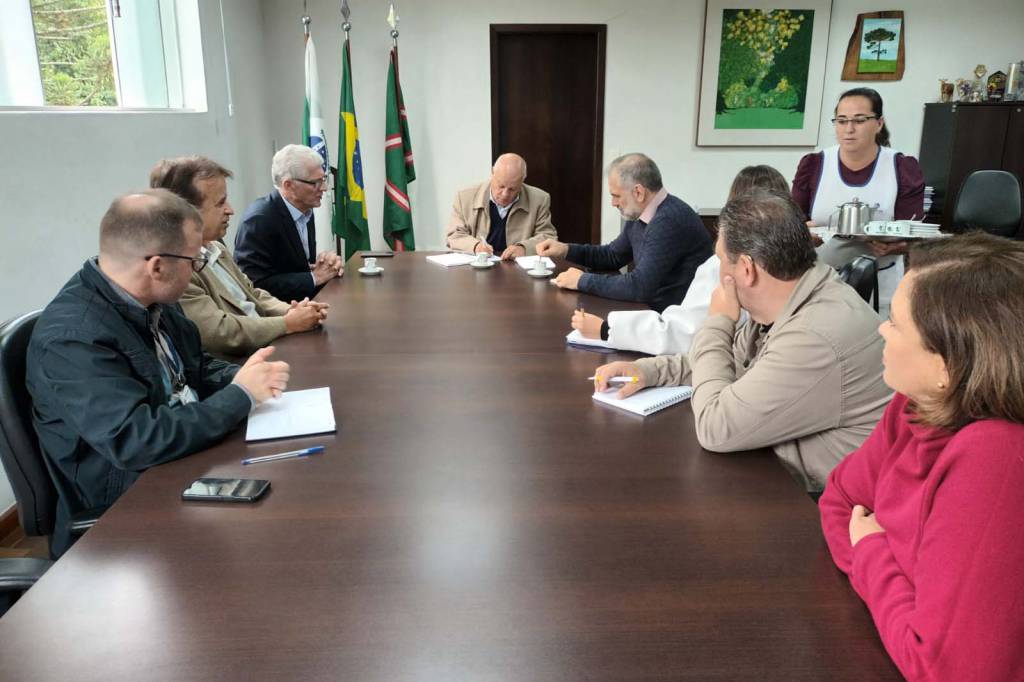 Estado e Ministério do Desenvolvimento Agrário do Paraná vão ter grupo de trabalho para qualificar setor leiteiro