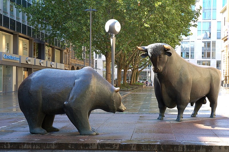 Bolsas europeias sobem puxadas por balanços de Unilever e Mercedes e recuo do petróleo