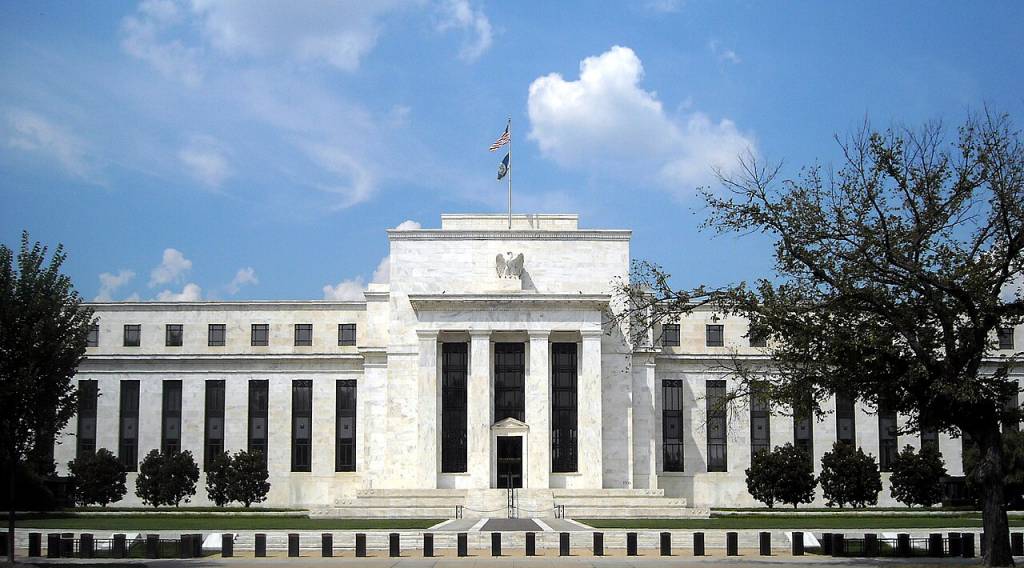Fed mantém nos EUA taxa sobre compulsórios em 3,65% e a taxa de desconto em 3,75%