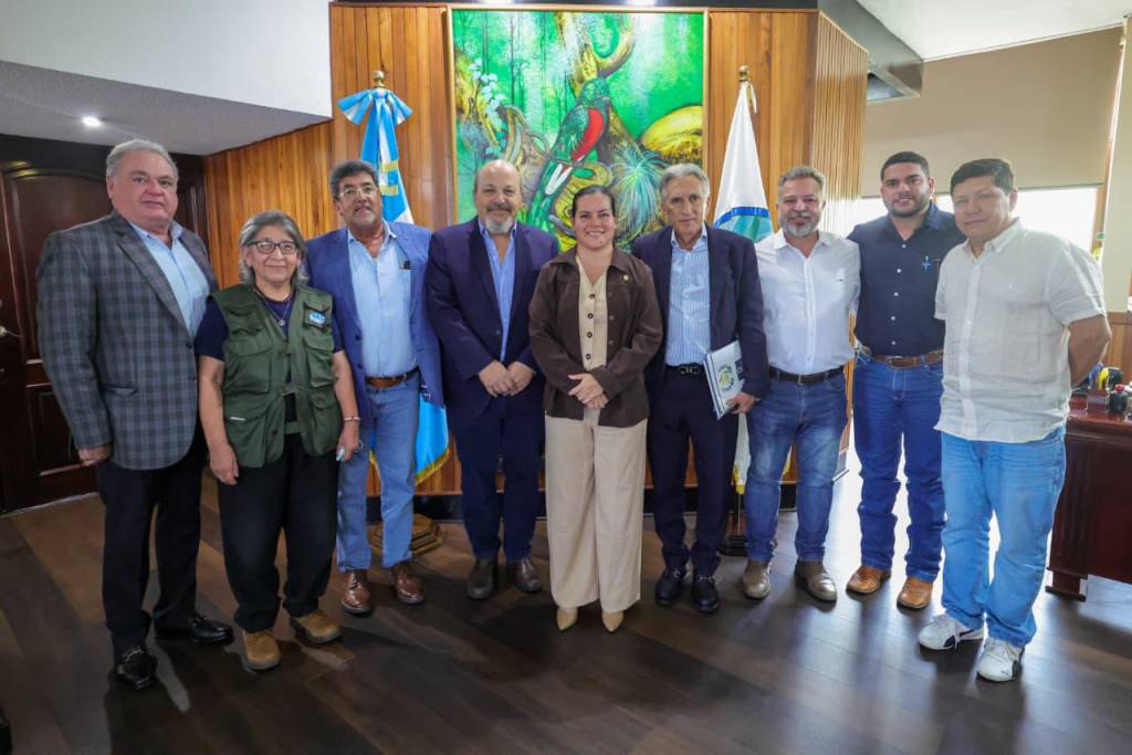 Parceria internacional leva genômica e controle leiteiro brasileiros à pecuária da Guatemala