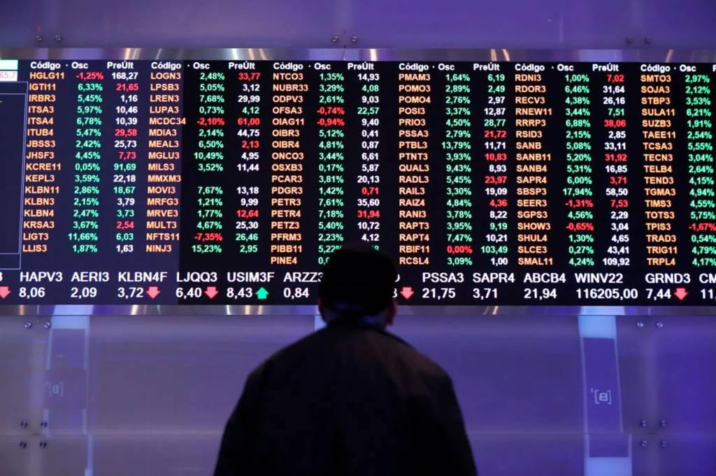 Dólar abre em alta e toca R$ 5,12 impulsionado por cenário externo e petróleo
