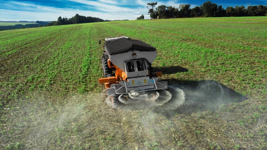 Entregas de fertilizantes recuam em abril, mas consumo segue acima do registrado em 2025