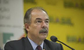 Selic está pronta para cair de forma sustentável, afirma presidente do BNDES