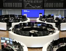 Bolsas da Europa operam em baixa com tensão entre EUA e Irã e à espera do CPI