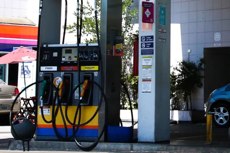 Preços dos combustíveis caem no Centro-Oeste em maio acompanhando alívio no mercado internacional, aponta Edenred Mobilidade