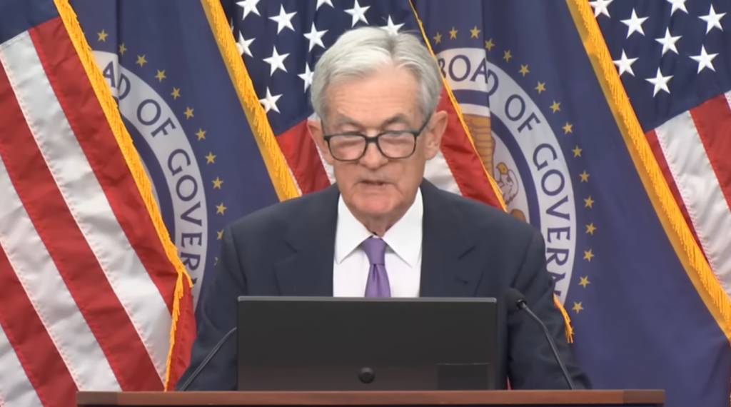 Dirigente do Fed diz que pode haver vários cortes de juros no ano se inflação continuar caindo
