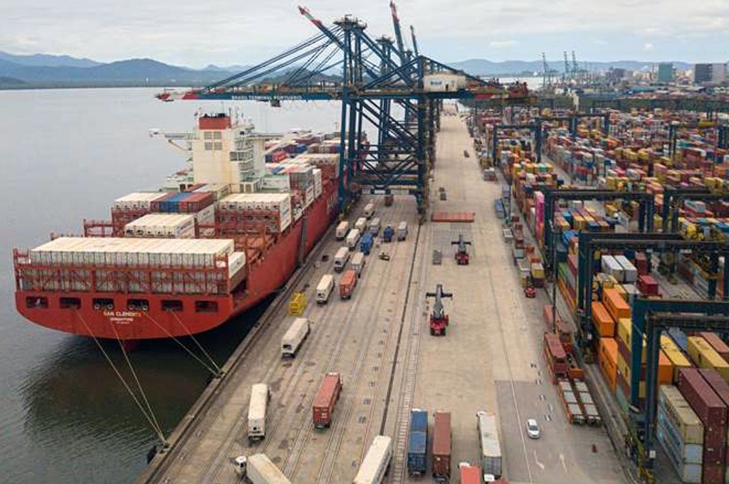 Comércio global volta a crescer e desafia tensões no Oriente Médio e incertezas econômicas