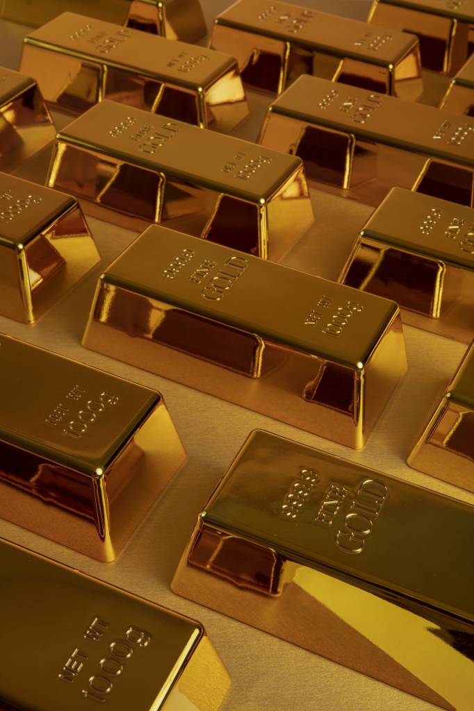 Ouro fecha em alta de 3% diante de otimismo no Oriente Médio, mas perde na semana