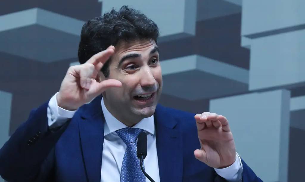 Juros futuros recuam com mercado à espera de Galípolo e novos dados da inflação