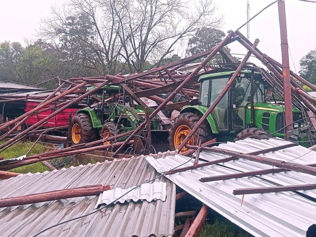 Tornados deixam rastro de destruição no meio rural de municípios do Paraná